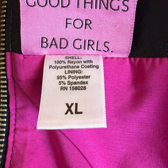 Vixen by Micheline Pitt Top XL NWOT Black Vegan Faux Leather Retro - Picture 12 of 14